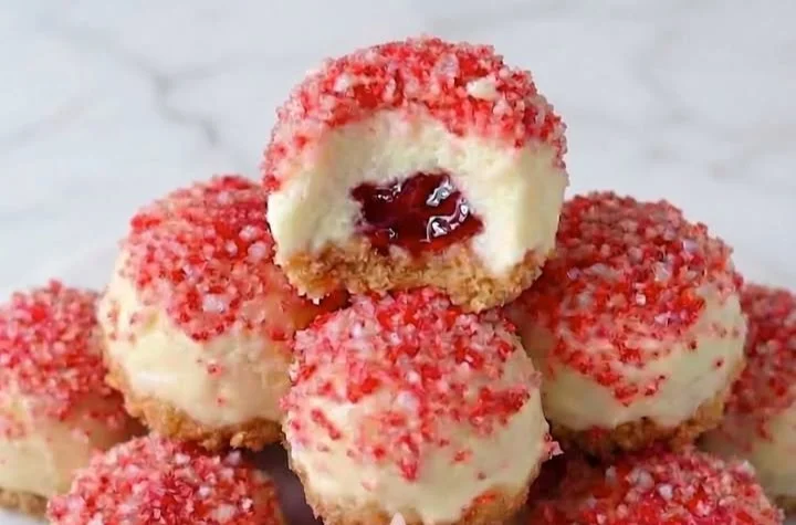 Strawberry Crunch Cheesecake Bites