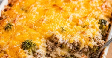 Beef and Broccoli Casserole – a hearty meal featuring tender beef, vibrant broccoli, and savory sauce